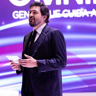 Amaury Vergara en el evento de Día Morado 2025