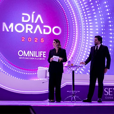 Kenya Vergara y Amaury Vergara en Día Morado 2025