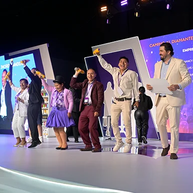 Empresarios y Amaury Vergara en Extravaganas 2026